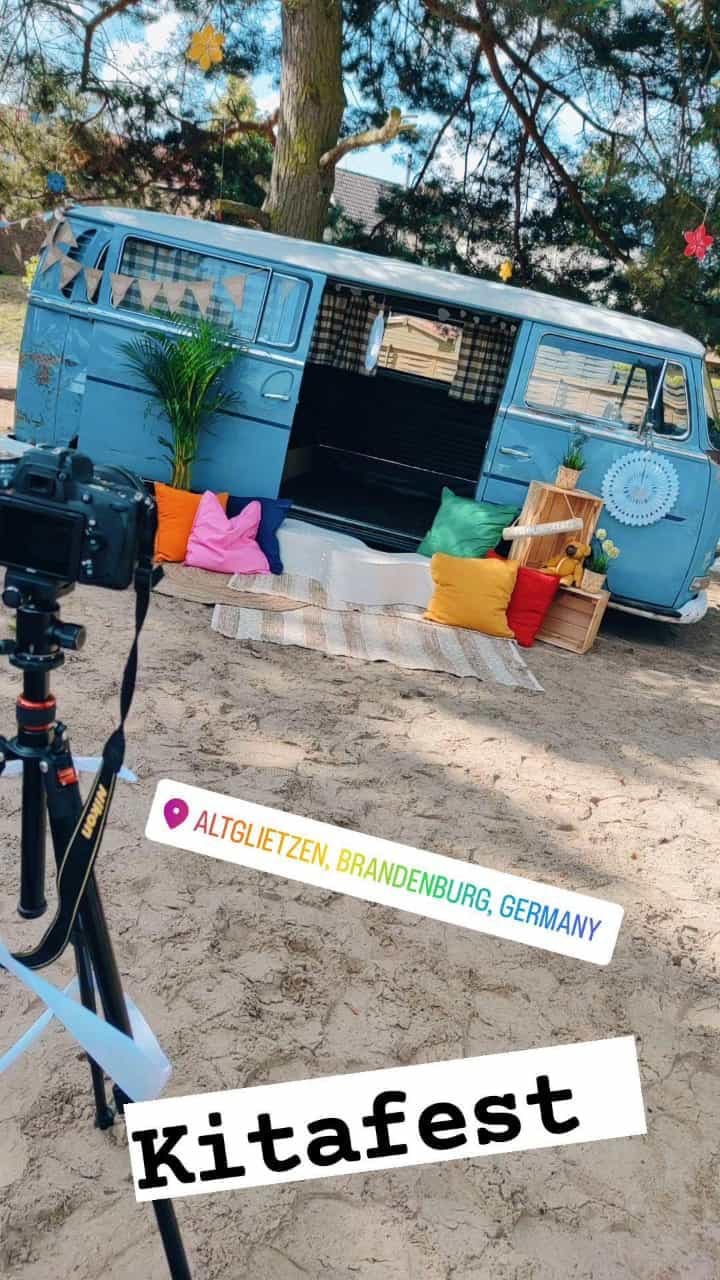 VW Bus Blau